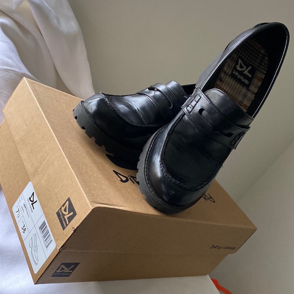 Dirty Laundry. Women Size 7.5 Black shoe.